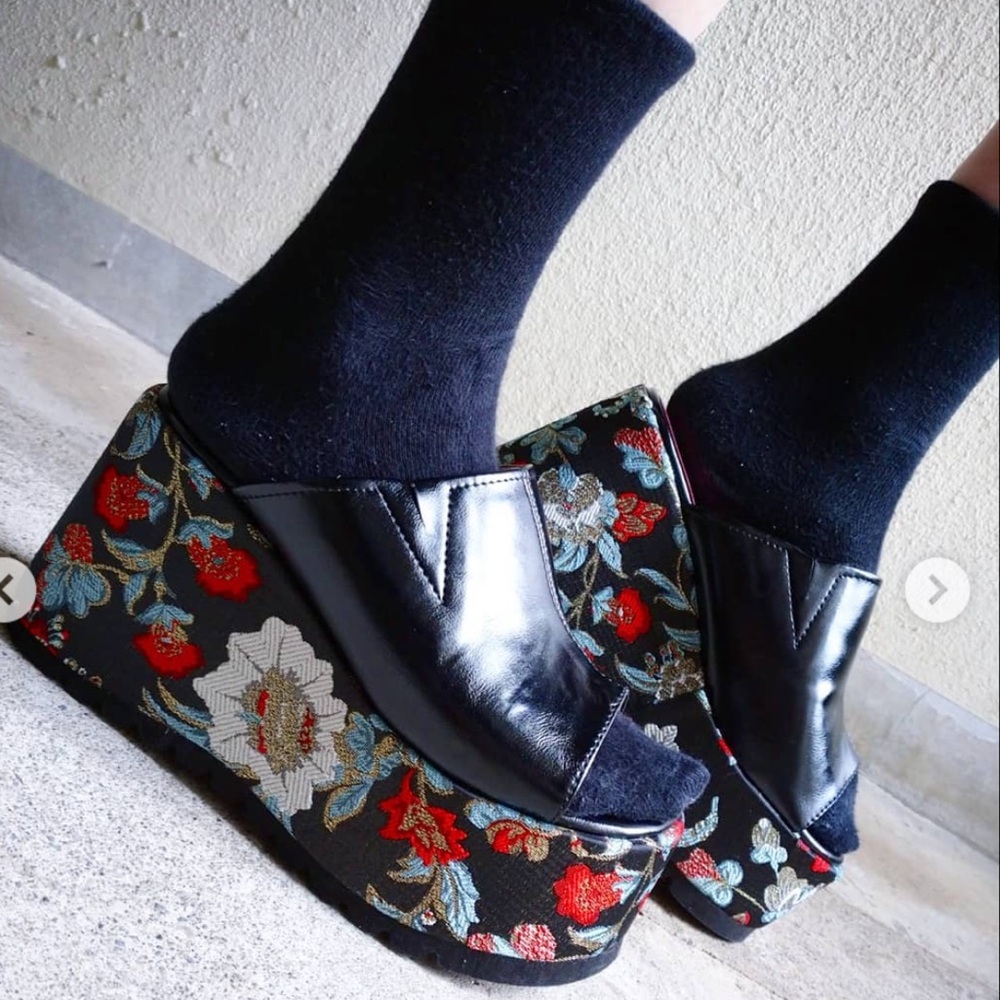 RARE! Japanese kimono design Floral Platform Slide Sandals